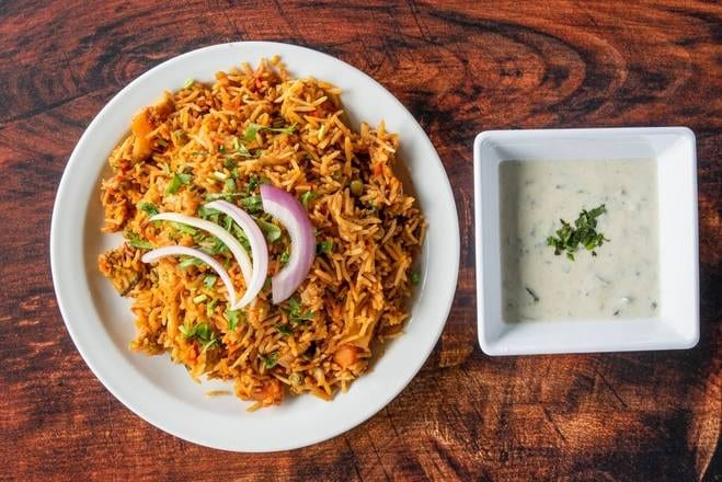 Dum Chicken Biryani.